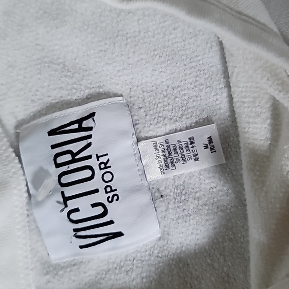 STUNNING VICTORIA SPORT WHITE/GLITTER CROP SWEATSHIRT - Picture 3 of 9